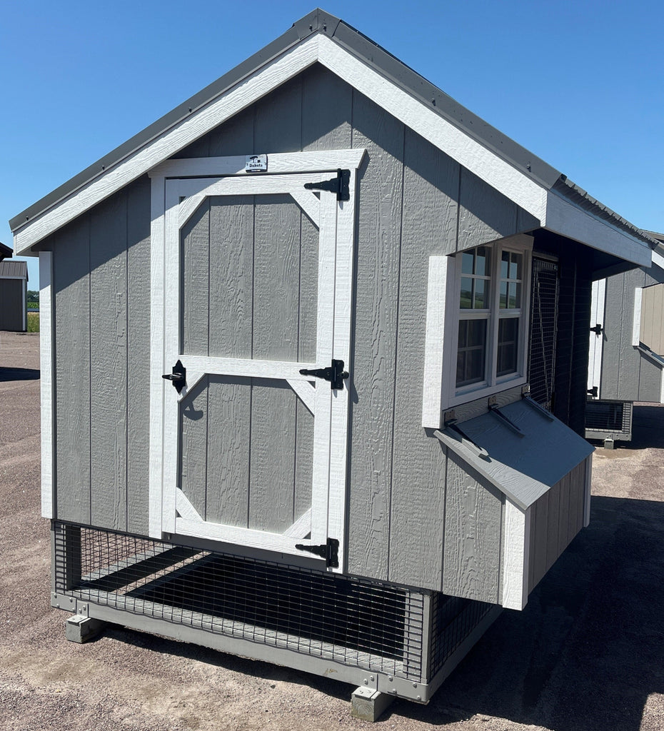 06X10 Quaker Combination Coop LP Panel Siding Located in Luverne Minnesota